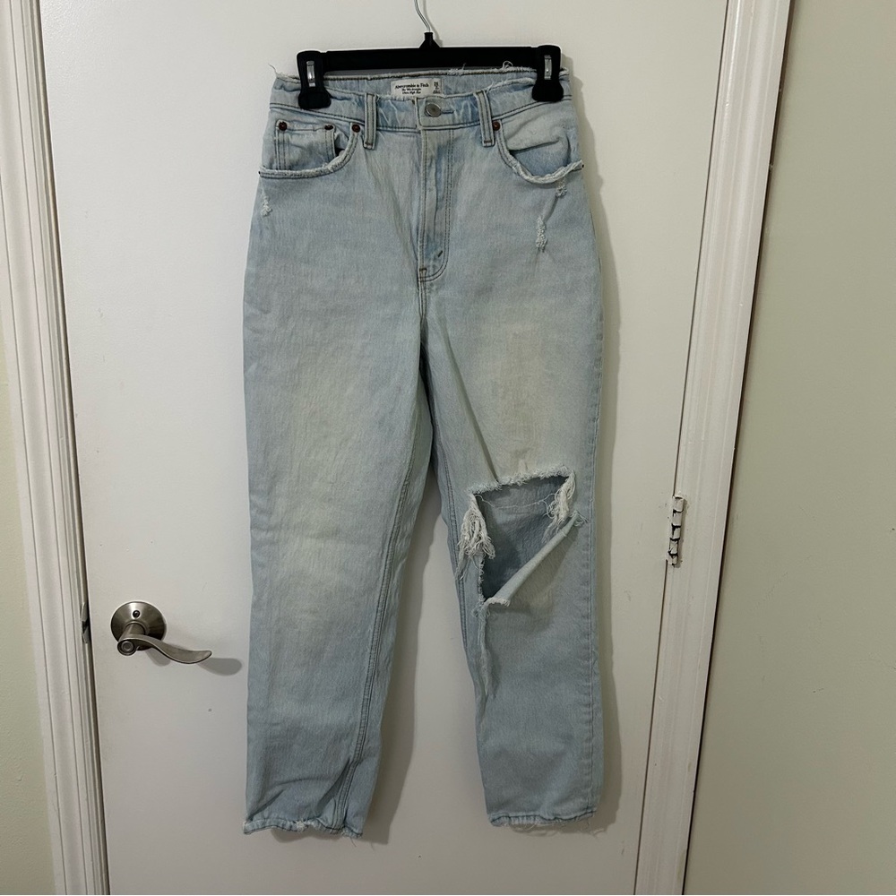 Abercrombie & Fitch Light Blue Denim 90s Straight Ultra High Rise Jeans Size 26
